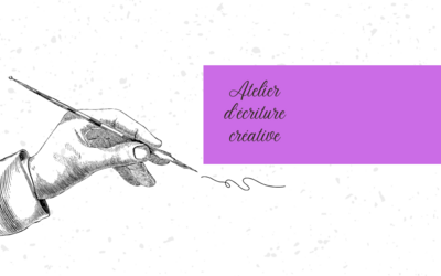 Una mano scrive a penna stilografica su uno sfondo marmorizzato. A destra si trova la scritta "Atelier d'écriture créative" su sfondo viola.