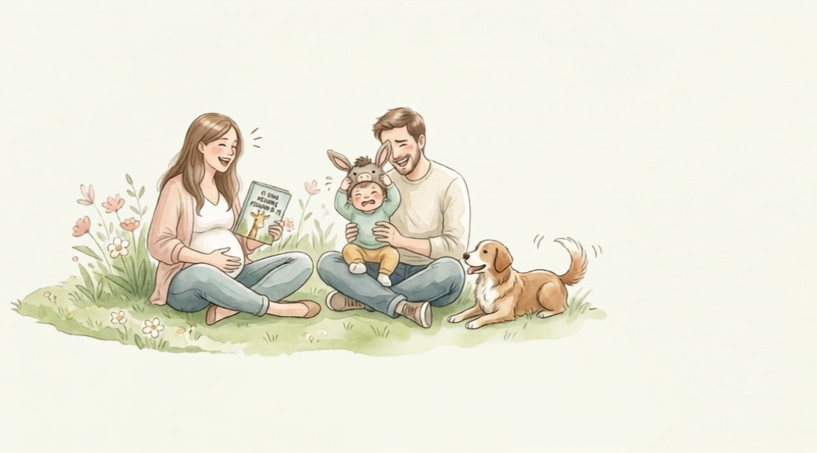 Nell'immagine si vede una famiglia su un prato: la mamma mostra un libro e ride, il papà tiene in braccio un bambino che fa i capricci. Di fianco a loro è accucciato un cane.